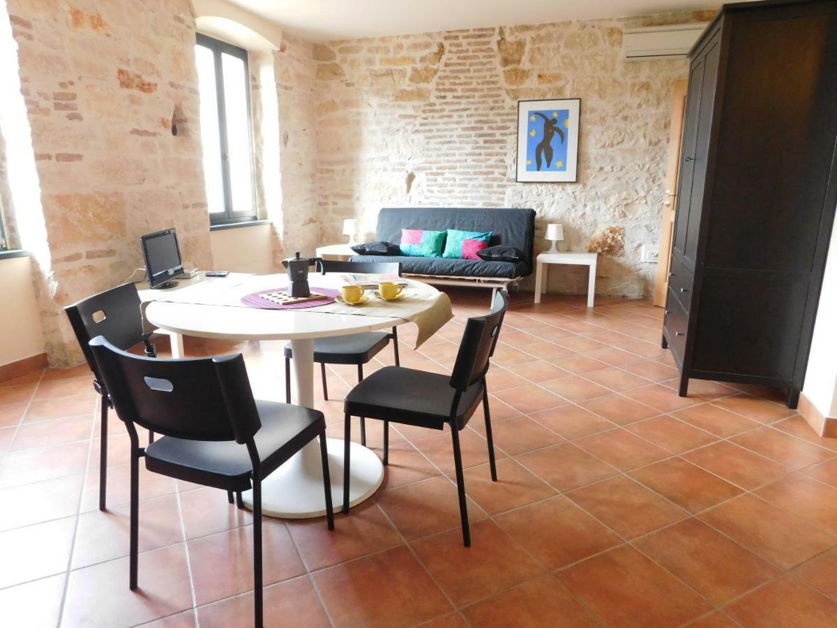 Rovinj's Flowers Apartments Buitenkant foto